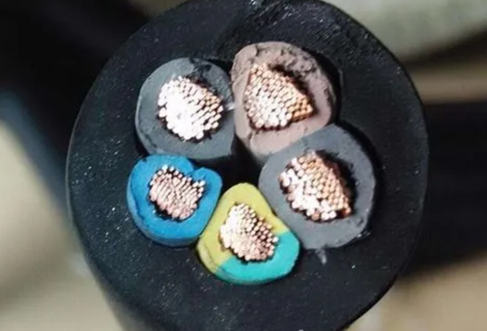 廣東起聯電纜一起來看一下電線電纜預防因導體線過載起火問題.jpg 廣東起聯電纜一起來看一下電線電纜預防因導體線過載起火問題.jpg